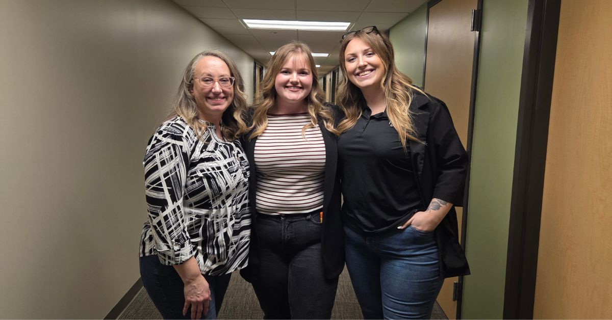 lusk Caroline and Liz Lusk stand with Macee Curtis